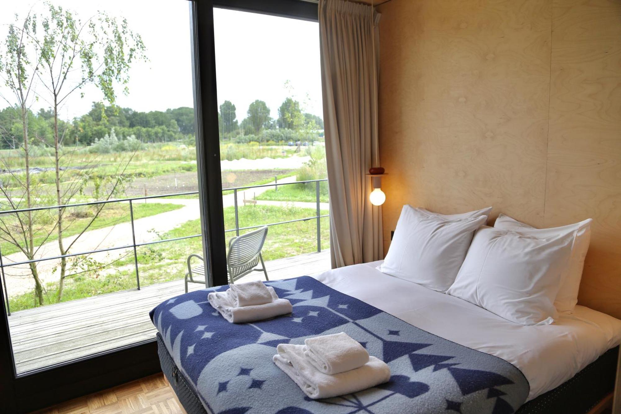 Basecamp Amsterdam Hotel Exterior photo